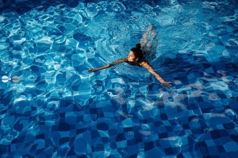 Ajándék relaxációs masszázzsal csábít júniusban a szovátai Crystal Hotel